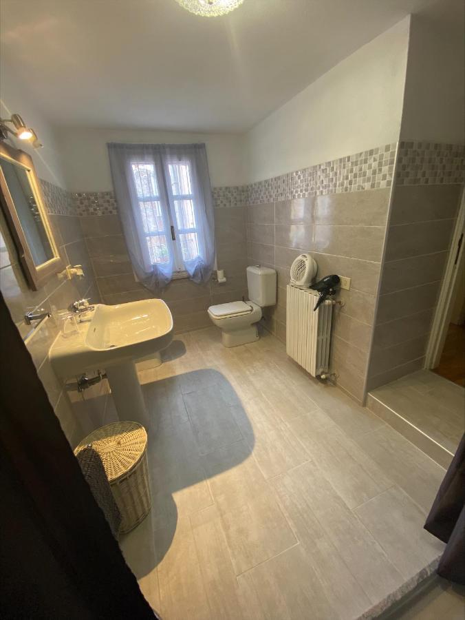 Olaspri Oschiri Dış mekan fotoğraf