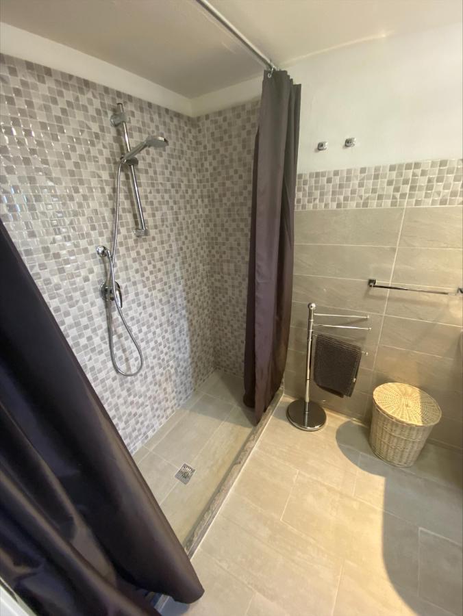 Olaspri Oschiri Dış mekan fotoğraf